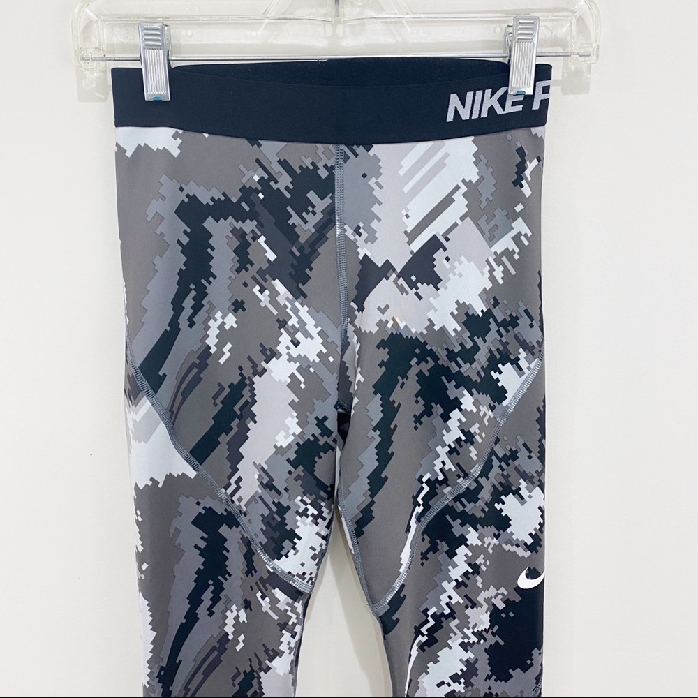 NIKE Pro HyperWarm Tights Leggings Black/White Digi Camo Size Small - Picture 4 of 6